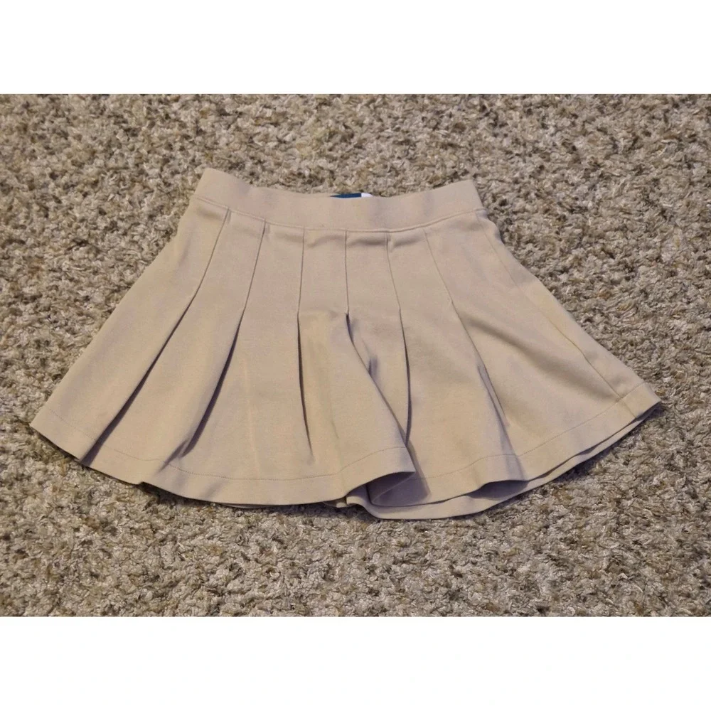 Old Navy Elastic Waistband Pleated Skort Youth Size Medium (8)‎ Tan